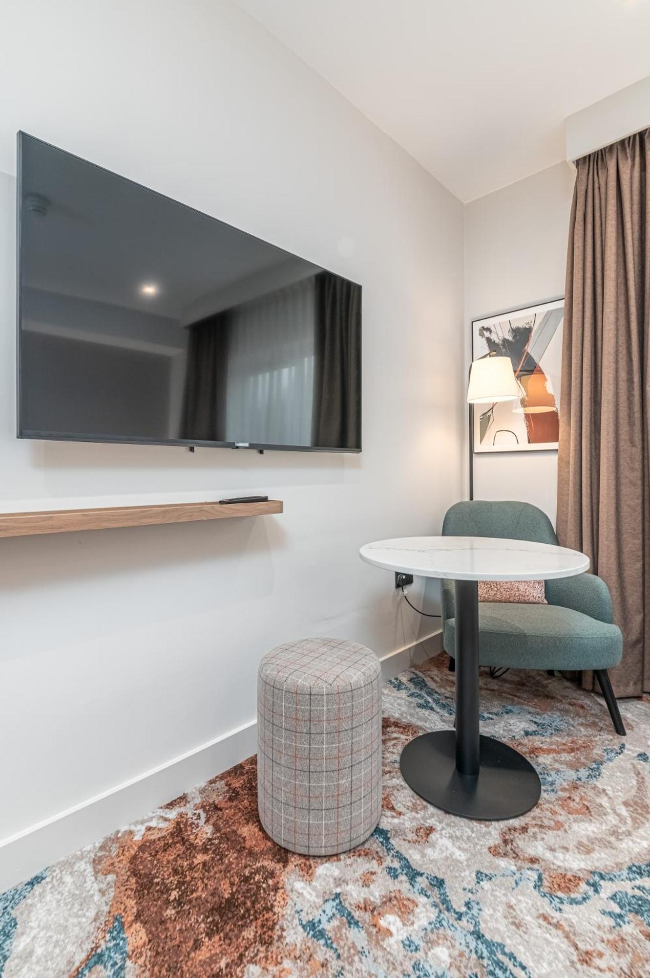 Western Rockingham Forest Hotel